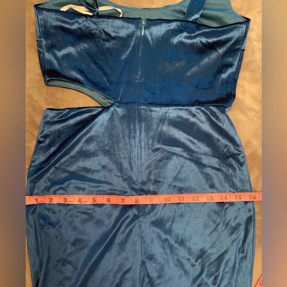NWT Lulu’s Velvet Metallic Teal Green Formal or Semi-Formal - Picture 10 of 11